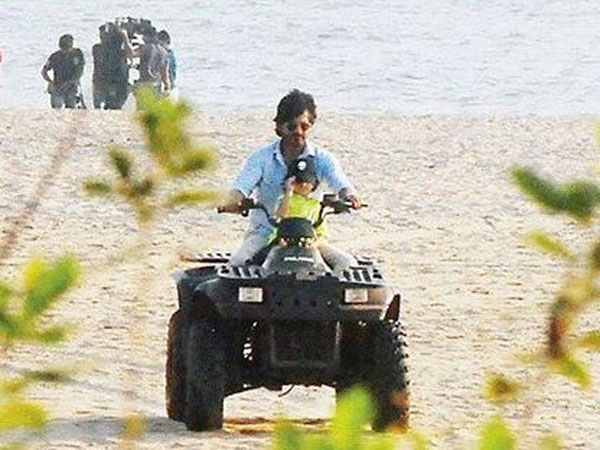 अबराम के साथ अबराम के साथ