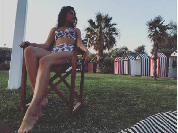 तस्वीरें