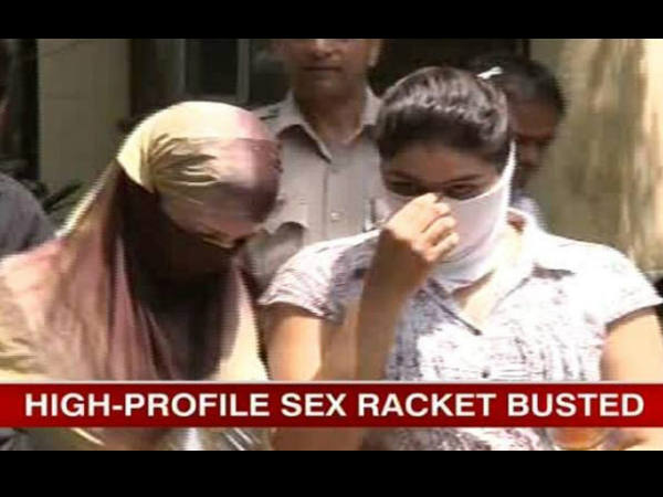 सावधान इंडिया एक्ट्रेस सावधान इंडिया एक्ट्रेस
