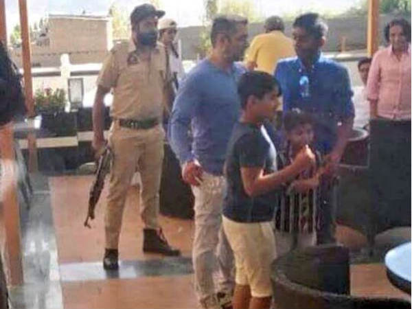 ट्यूबलाइट ट्यूबलाइट