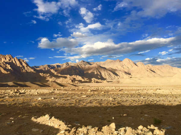 लोकेशन लोकेशन