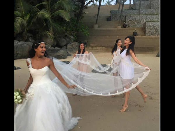 Lisa Haydon marriage pics Lisa Haydon marriage pics