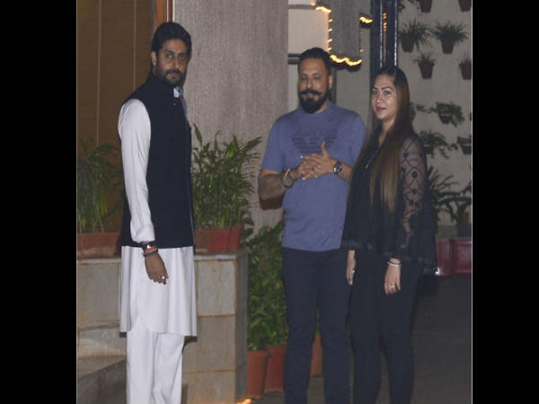 मेहमानों के साथ मेहमानों के साथ