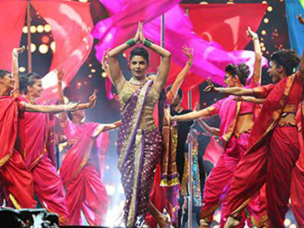 दीपिका प्रियंका दीपिका प्रियंका