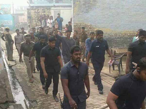 शूटिंग पर अक्षय कुमार शूटिंग पर अक्षय कुमार