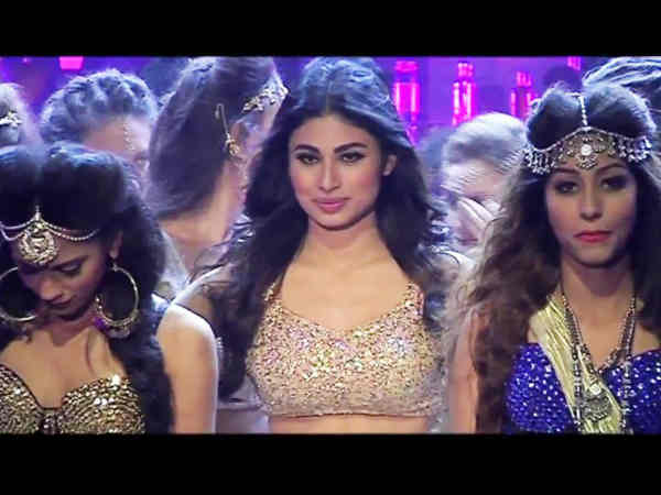 mouni roy debut item song Nachna Aunda Nahin mouni roy debut item song Nachna Aunda Nahin