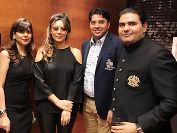 लोगों के साथ लोगों के साथ