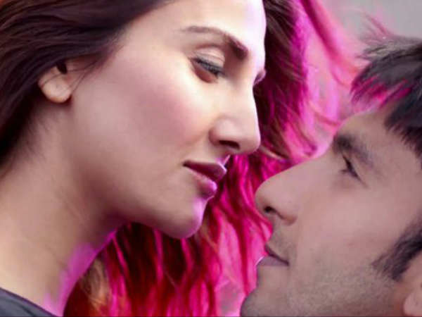 बिल्कुल ऐसा है जैसा आप किसी को हग कर रहे हों बिल्कुल ऐसा है जैसा आप किसी को हग कर रहे हों