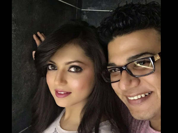म्यूजिक वीडियो से की शुरुआत म्यूजिक वीडियो से की शुरुआत