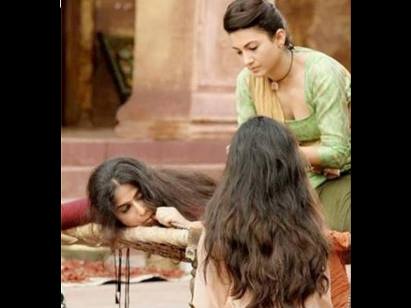 begum-jaan-first-look-vidya-balan-as-the-brothel-head begum-jaan-first-look-vidya-balan-as-the-brothel-head