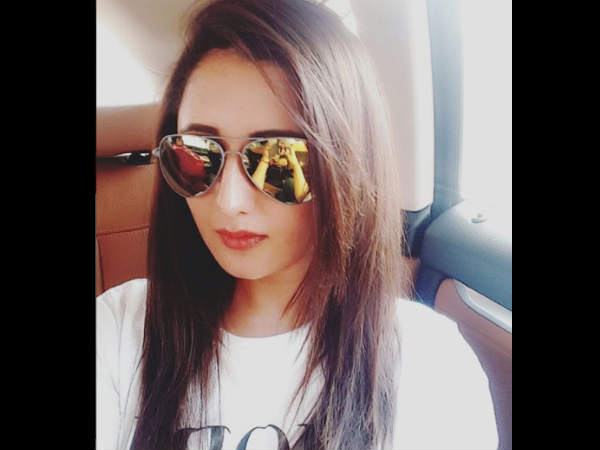 tv actress Rashami Desai met with an accident while shooting for Dil Se Dil Tak tv actress Rashami Desai met with an accident while shooting for Dil Se Dil Tak