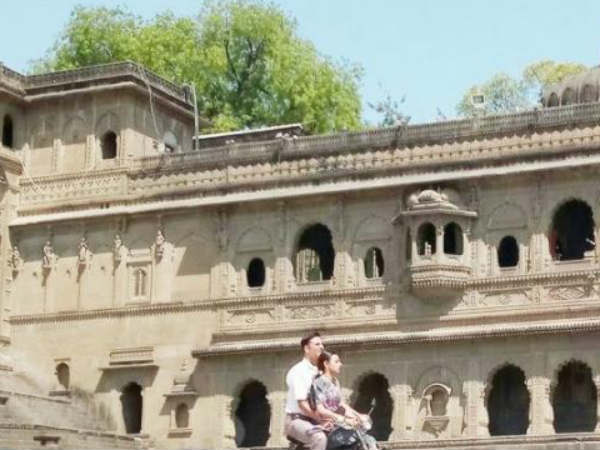 काफी दिलचस्प फिल्म