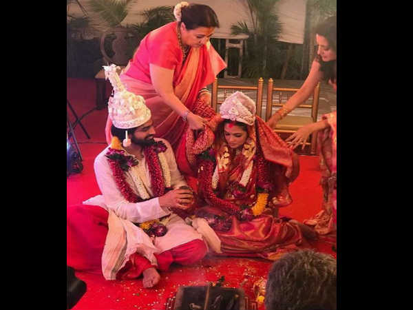 शादी की तस्वीर शादी की तस्वीर