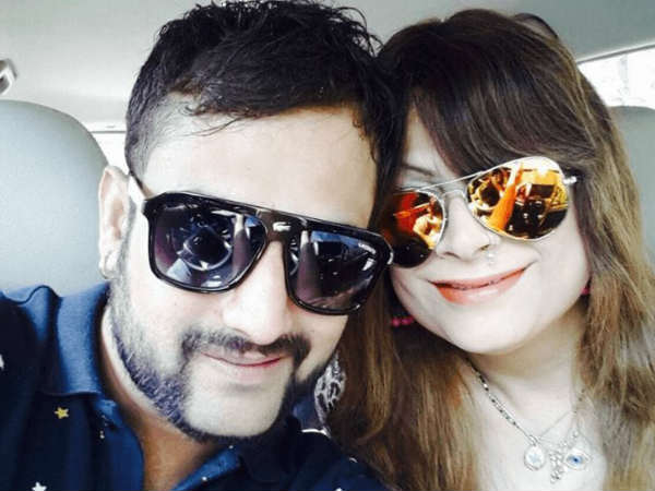 चौकीदारों को दिए पैसे चौकीदारों को दिए पैसे