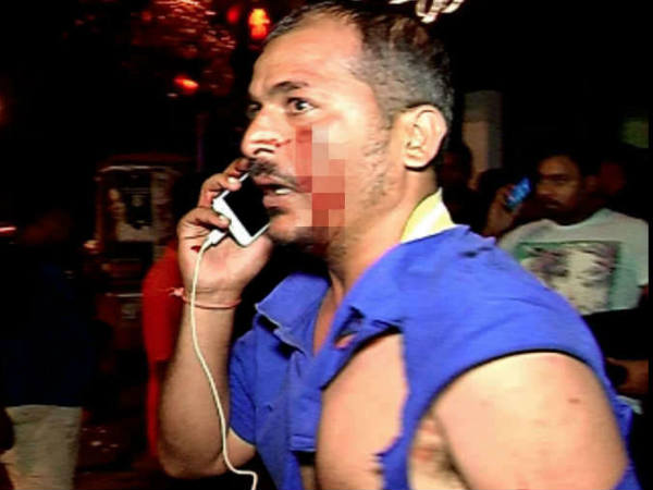 फाड़े कपड़े..बहुत मारा फाड़े कपड़े..बहुत मारा