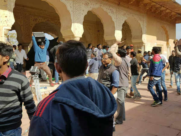 पहले ही पद्मावती पर बवाल पहले ही पद्मावती पर बवाल