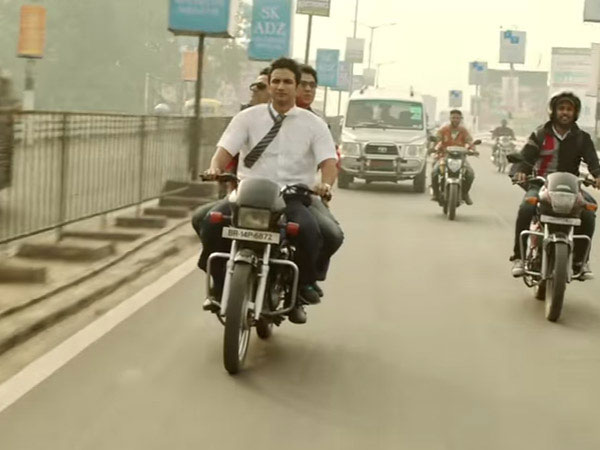 धोनी की बाइक धोनी की बाइक