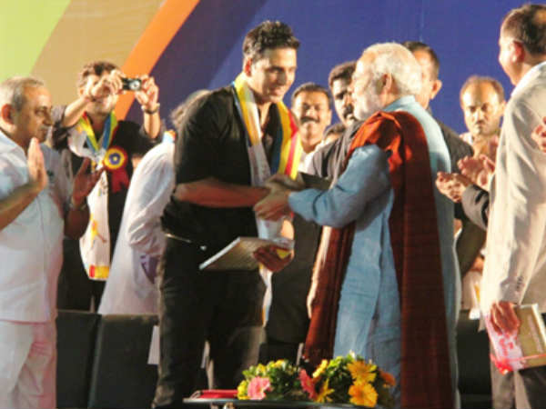 जिसकी सीट उसका अवार्ड जिसकी सीट उसका अवार्ड