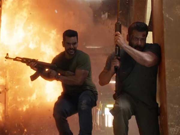300 करोड़ पार 300 करोड़ पार