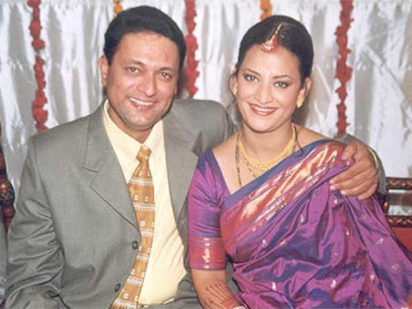 एक साल से अलग एक साल से अलग