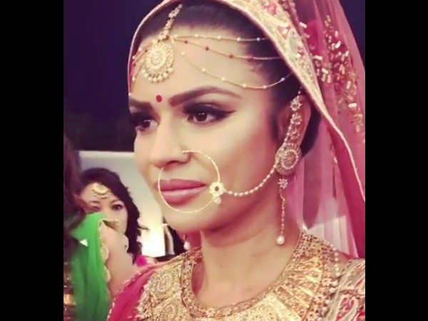 दो रीतियों से शादी दो रीतियों से शादी