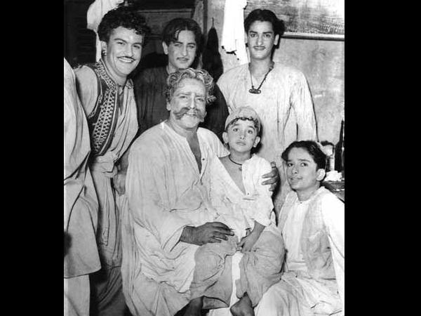 कई जनरेशन कई जनरेशन