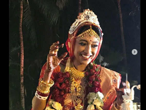 खूबसूरत दुल्हन खूबसूरत दुल्हन