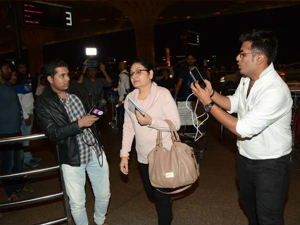 पूरी फैमिली रवाना पूरी फैमिली रवाना