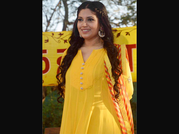 भूमि पेडनेकर करेंगी पहला परफॉर्मेंस भूमि पेडनेकर करेंगी पहला परफॉर्मेंस