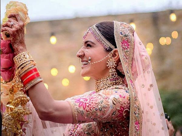 अनुष्का की रिंग