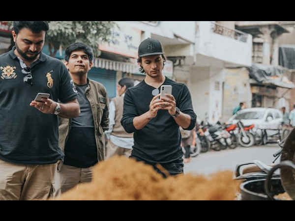 एक्साइटेड हैं आयुष एक्साइटेड हैं आयुष
