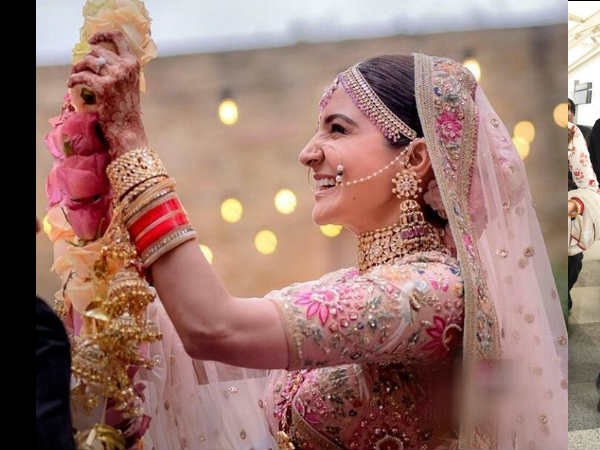 अनुष्का की रिंग अनुष्का की रिंग