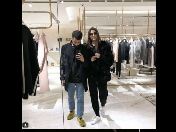 sonam-enjoyed-christmas-with-anand-ahuja-in-england sonam-enjoyed-christmas-with-anand-ahuja-in-england