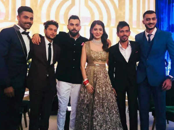 virat-kohli-anushka-sharma-reception-dhoni-other-cricketers-arrive-in-swag virat-kohli-anushka-sharma-reception-dhoni-other-cricketers-arrive-in-swag