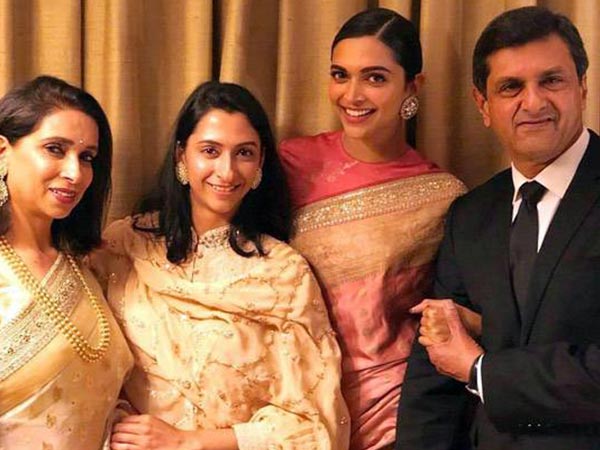 फैमिली के साथ दीपिका