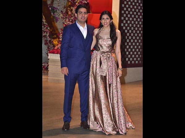 akash-ambani-engagement-bash-pictures-bollywood-celebs-in-attendance akash-ambani-engagement-bash-pictures-bollywood-celebs-in-attendance