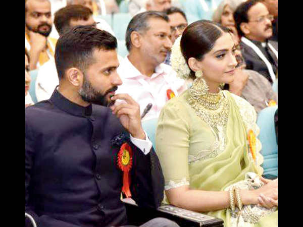 सोनम कपूर की एंट्री