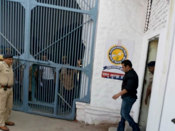 असली गुनहगार को करें गिरफ्तार