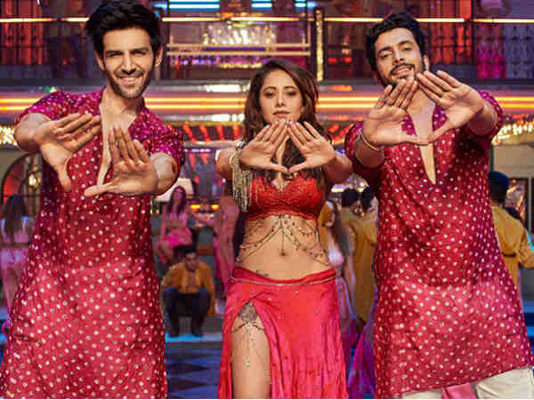 did-kartik-aryan-spread-rumors-about-him-working-with-dharma-productions did-kartik-aryan-spread-rumors-about-him-working-with-dharma-productions