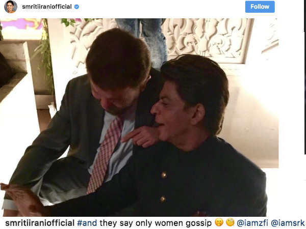 shahrukh-khan-sachin-tendulkar-pose-a-selfie-at-akash-ambani-s-engagement shahrukh-khan-sachin-tendulkar-pose-a-selfie-at-akash-ambani-s-engagement