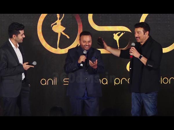 आपके फिल्मों की बात होती है तो गदर का जिक्र ज़रूर होता है। क्या आप उसे एक मील का पत्थर के तौर पर देखते हैं?
