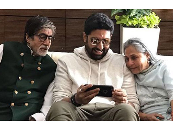 अमिताभ बच्चन को देखकर आज भी लगता है कि उनमें अभिनय करने की एक भूख है। वह भूख अभिषेक बच्चन में कितनी है? अमिताभ बच्चन को देखकर आज भी लगता है कि उनमें अभिनय करने की एक भूख है। वह भूख अभिषेक बच्चन में कितनी है?