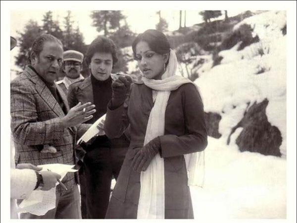सोशल मीडिया पर बवाल सोशल मीडिया पर बवाल
