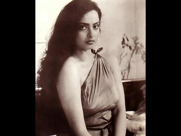 पहली फिल्म से ही सुर्खियां पहली फिल्म से ही सुर्खियां