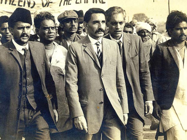हॉलीवुड फिल्म से शुरूआत हॉलीवुड फिल्म से शुरूआत