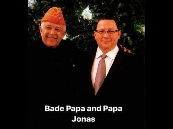 पापा और बड़े पापा पापा और बड़े पापा