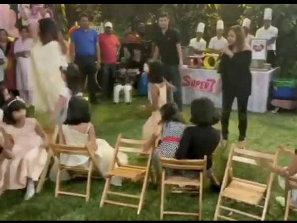चीटिंग करते अभिषेक चीटिंग करते अभिषेक