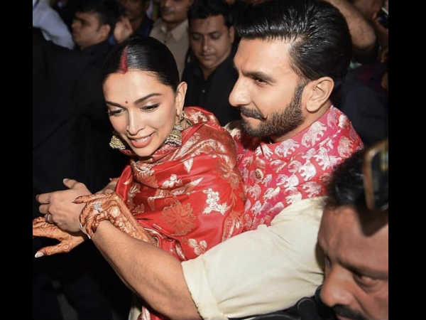 एयरपोर्ट पर भी साथ एयरपोर्ट पर भी साथ
