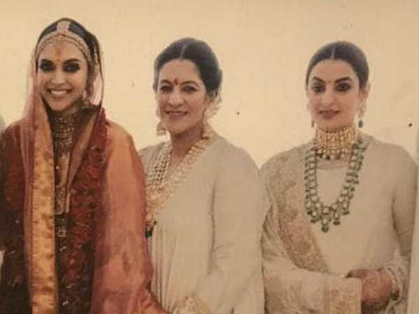 पहली फैमिली फोटो पहली फैमिली फोटो