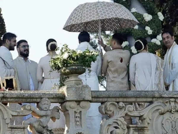 पहली तस्वीर पहली तस्वीर